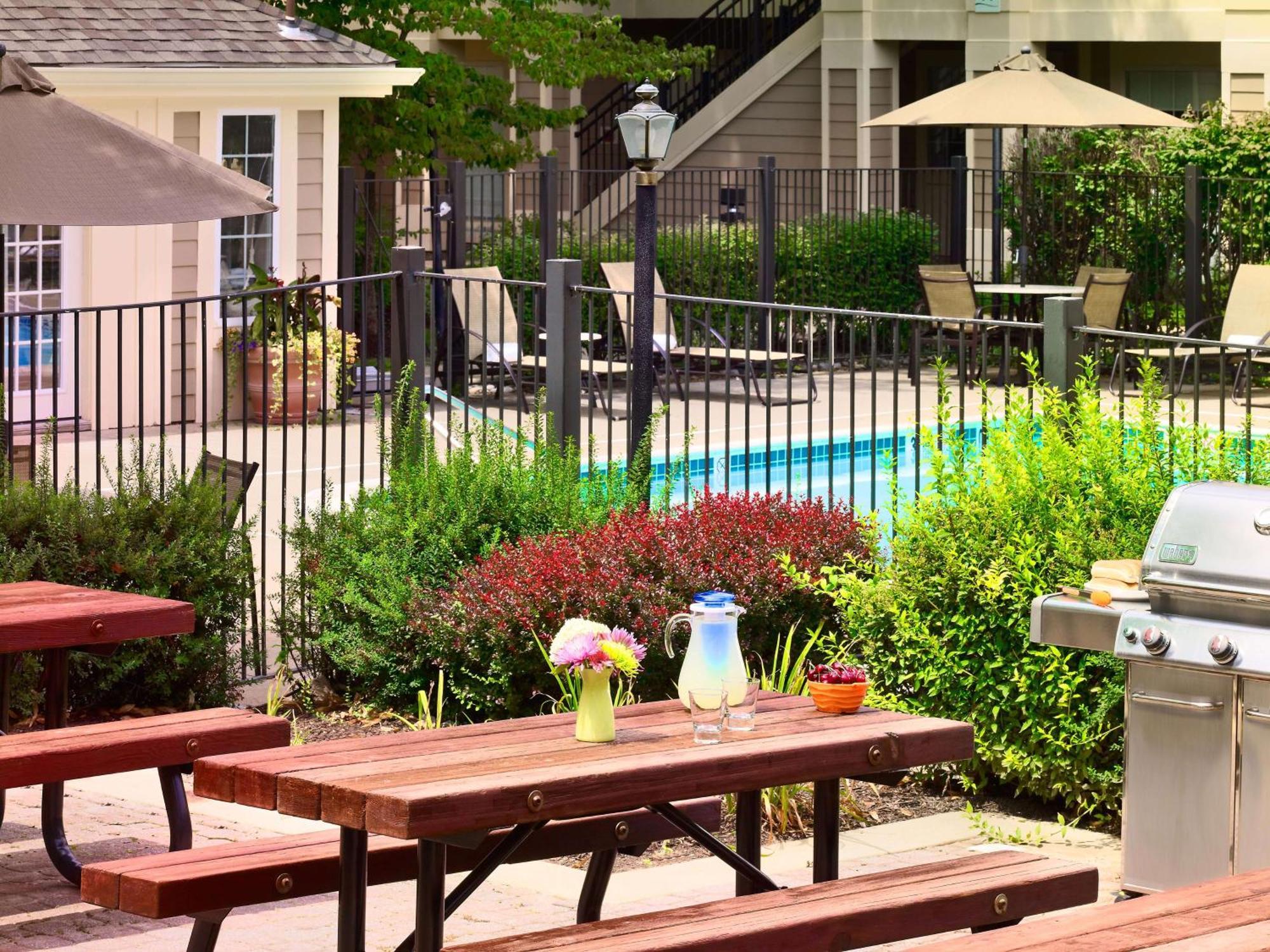 Staybridge Suites Boston - Burlington By Ihg Εξωτερικό φωτογραφία